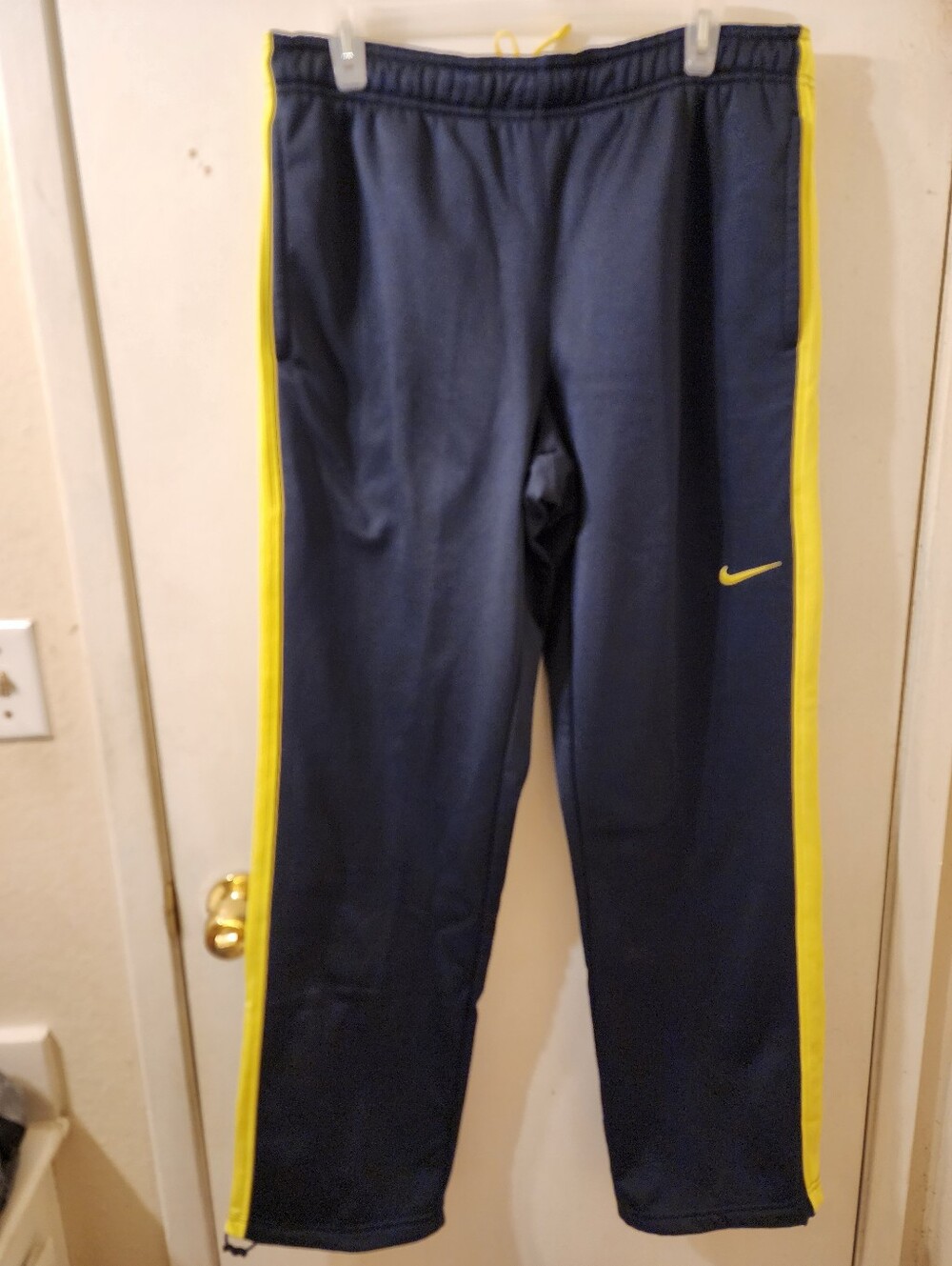 Nike Thermafit Black and Yellow Men's Track Pants - Size M
